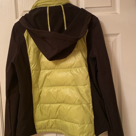 Halifax Traders puffer jacket - Picture 4 of 5